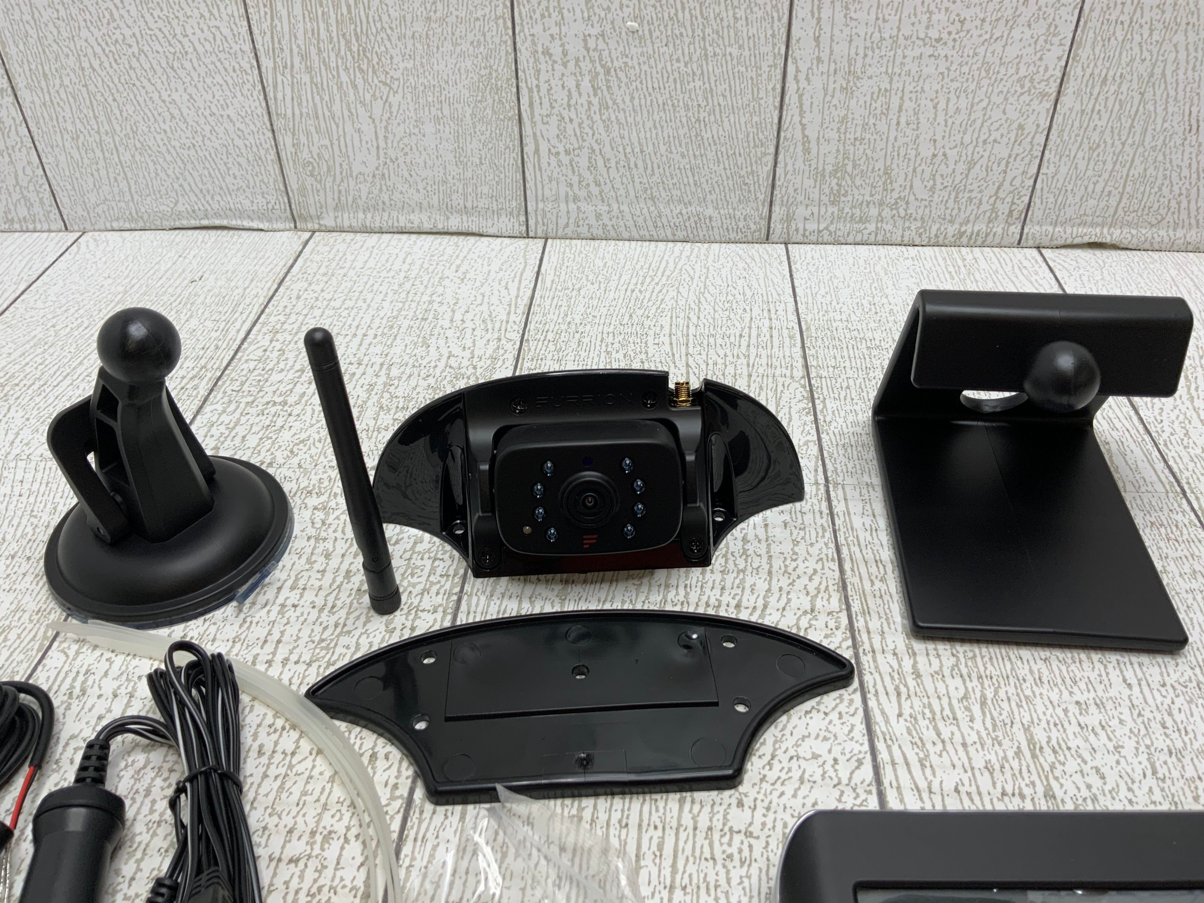 Furrion Vision S 7 Inch Wireless RV Backup System with 1 Rear Sharkfin Camera (8060166537454)